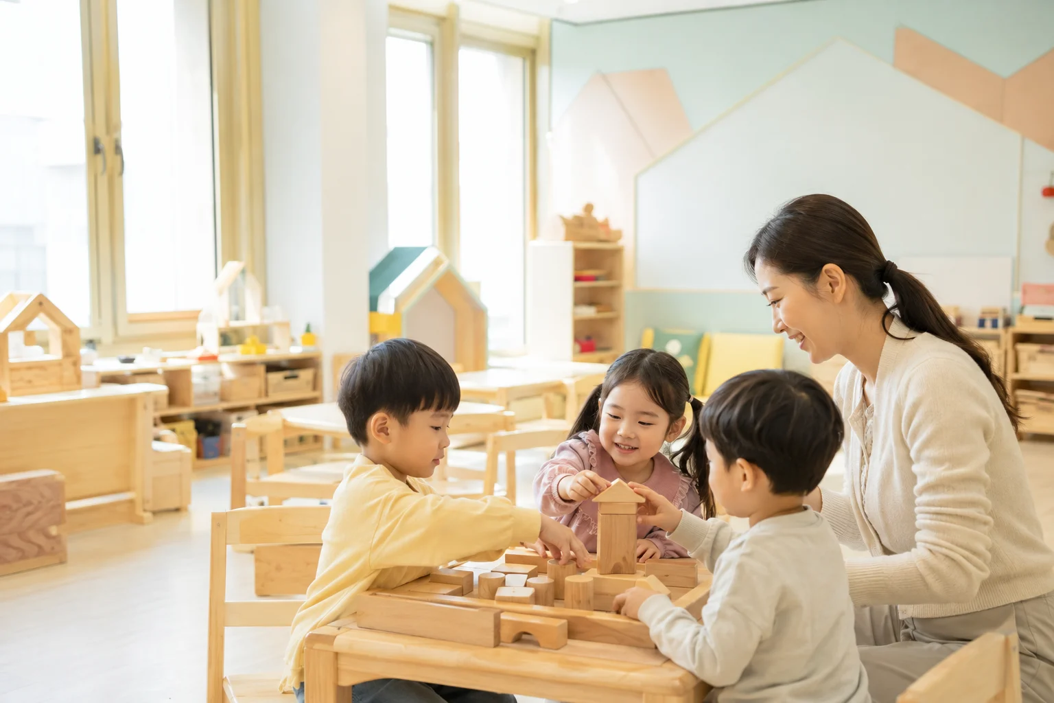 유치원 급식 준비 과정을 보여 주는 모습